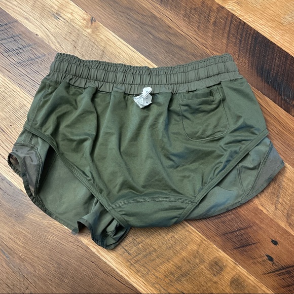 Lululemon Hotty Hot Shorts - Savasana Fatigue Camo - Picture 11 of 14